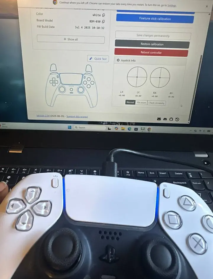 DualSense controller connected to calibration software with both sticks reading zero after repair