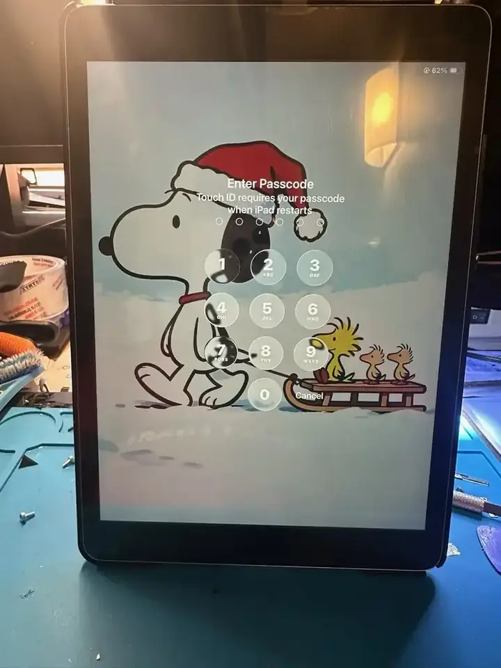 iPad touchscreen tested on the passcode screen after repair